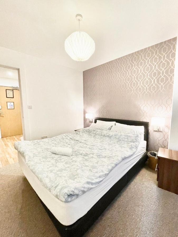 Lovely 2 - Bedroom Condo In Manchester City Centre Kültér fotó